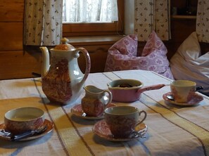 4 bedrooms, free WiFi, bed sheets - Rustic self-catering house in Virgen, Tyrol for up to 8 people (Virgen)