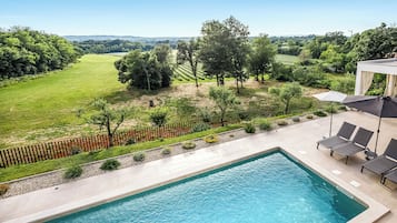 Außenpool (je nach Saison geöffnet), beheizter Pool