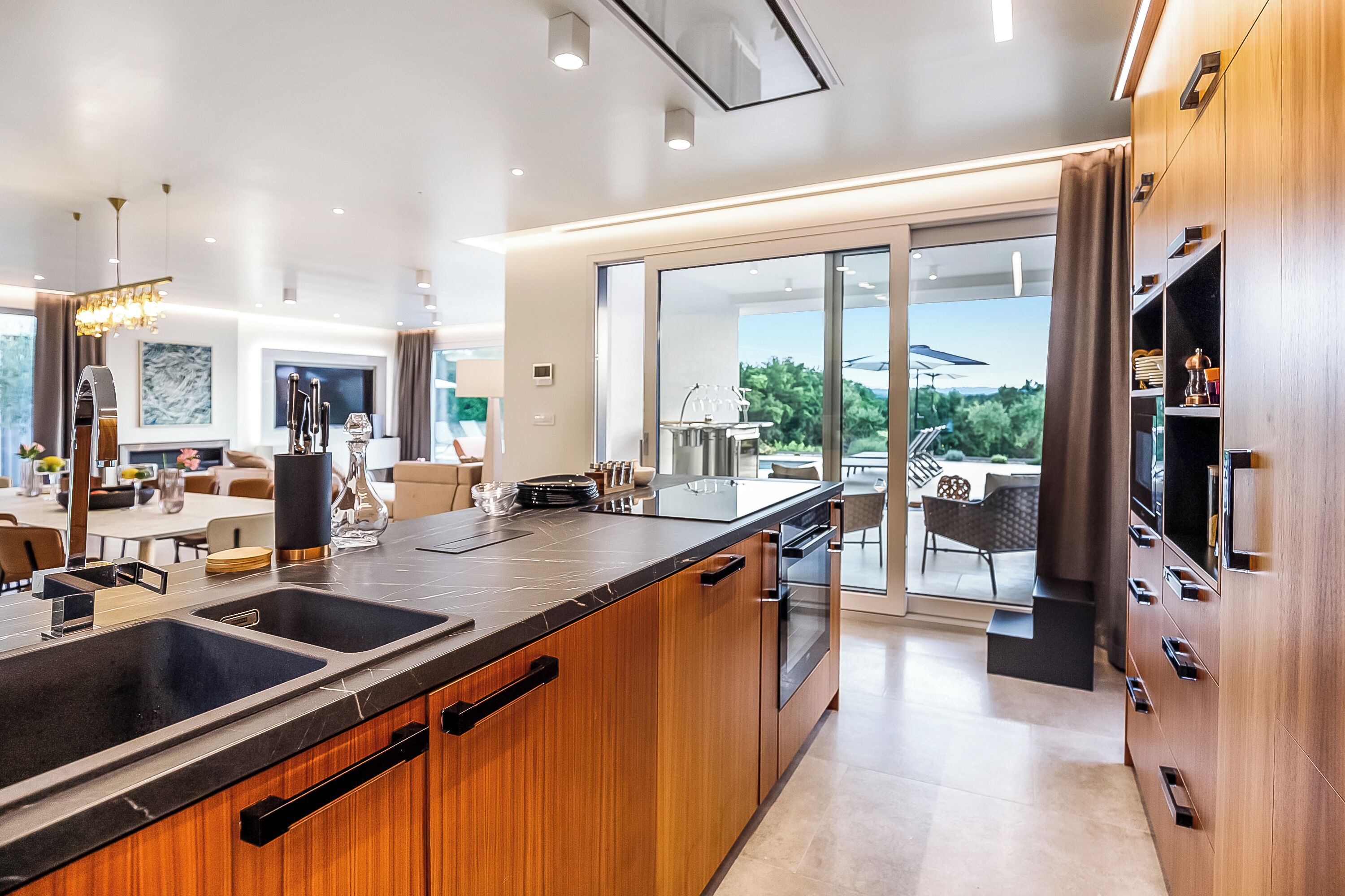 فيلا عائلية - ٤ غرف نوم - بشرفة (Luxury Villa Sonia With Wellness &) | مطبخ خاص