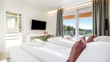 Familienvilla, 4 Schlafzimmer (Luxury Villa Sonia With Wellness &) | 4 Schlafzimmer, laptopgeeigneter Arbeitsplatz, Bügeleisen/Bügelbrett