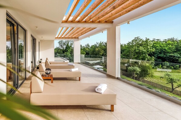 Biệt thự dành cho gia đình, nhiều phòng ngủ (Luxury Villa Sonia With Wellness &) | Hiên