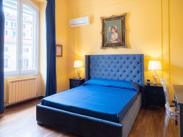 3 bedrooms, in-room safe, iron/ironing board, travel cot