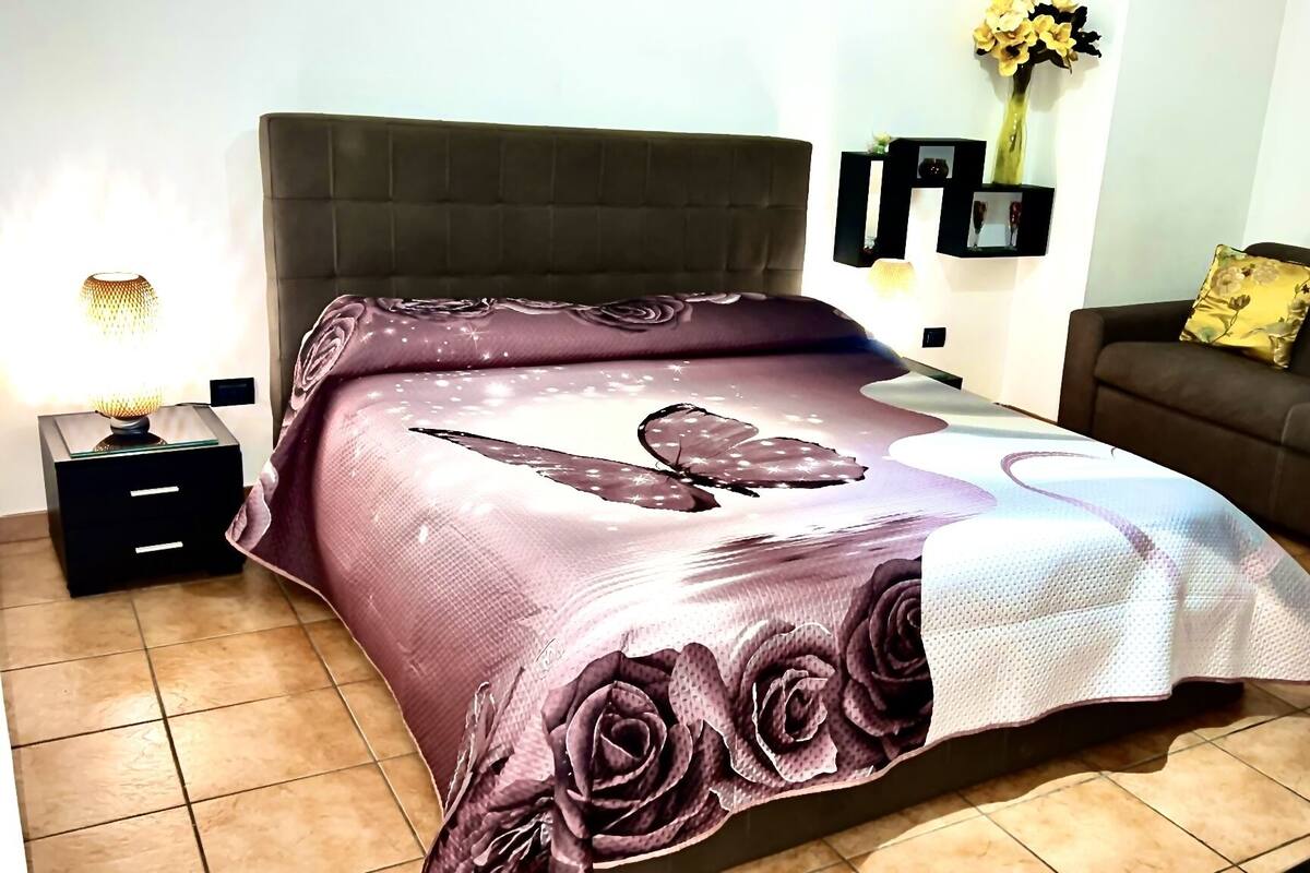 Superior Studio, 1 Queen Bed with Sofa bed, Kitchen | Egyptian cotton sheets, premium bedding, down comforters, minibar