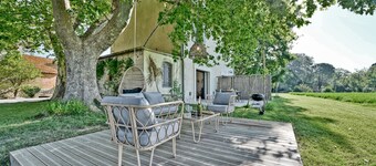 La Maison de Campagne***, in Provence Gîte with swimming pool and bicycles
