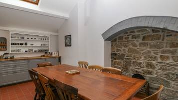 Cottage | Dining
