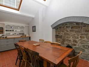 Cottage | Dining - Kylemore (Glastonbury)