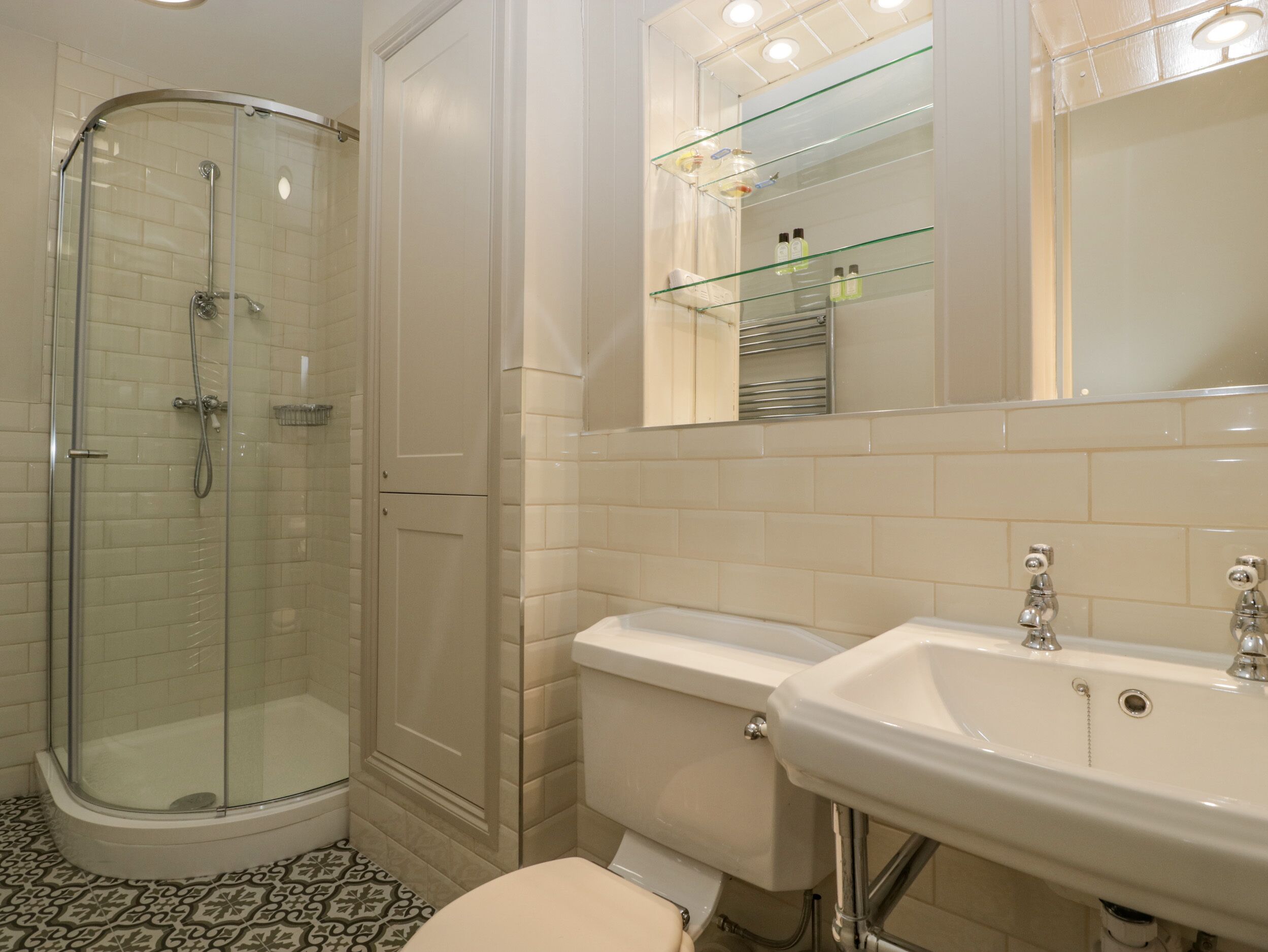 Cottage | Bathroom | Shower
