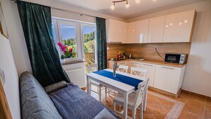 Apartment (Pony Ranch - One Bedroom Zosi) | Dining room - Eko Pony Ranch Ogrizek (Podcetrtek)