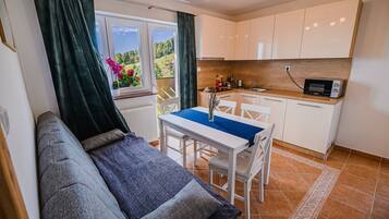 Departamento (Pony Ranch - One Bedroom Zosi) | Comedor
