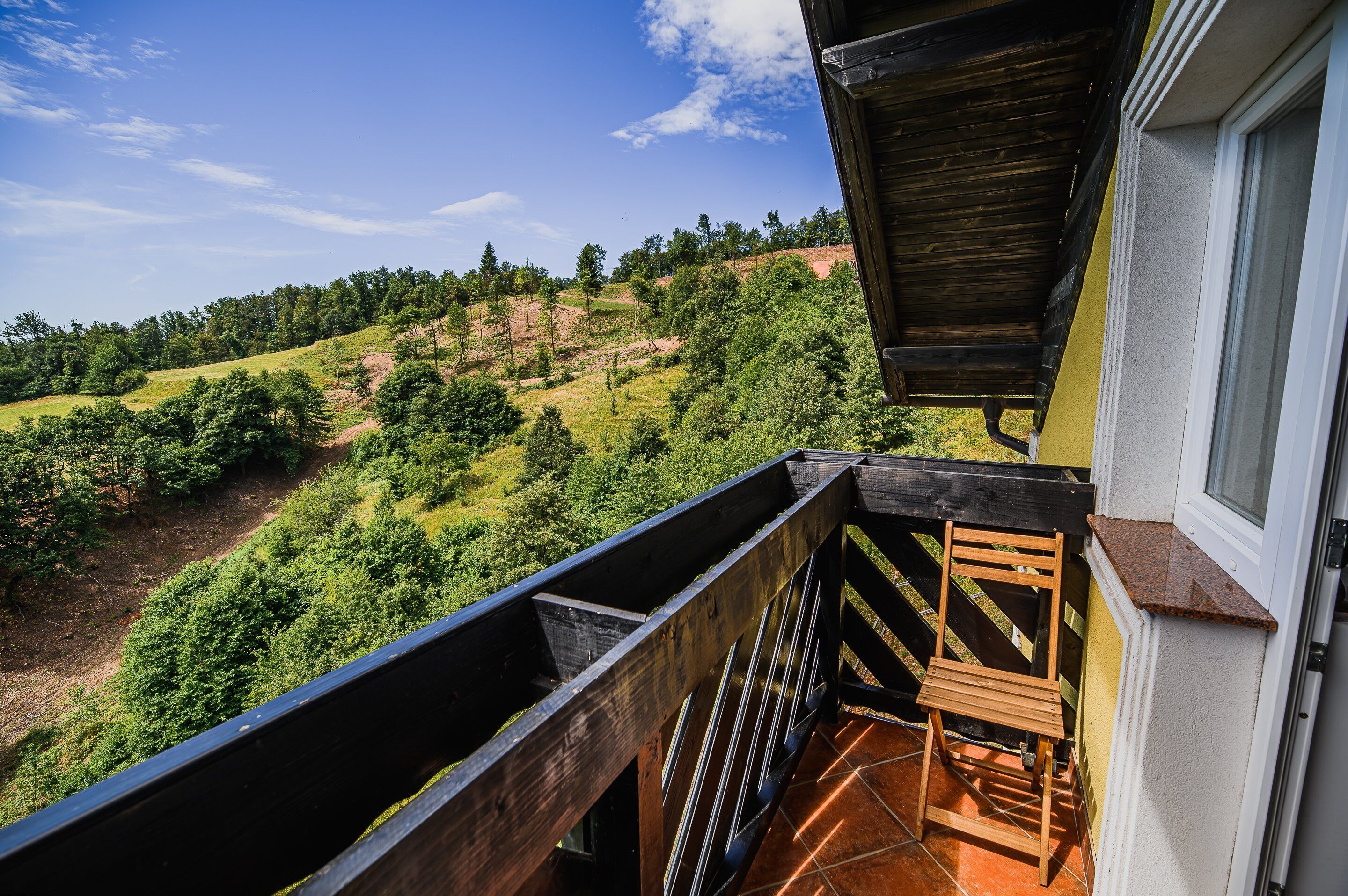 Apartment (Pony Ranch - Two bedroom Panda) | Balcony