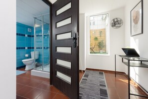 Shower dan handuk