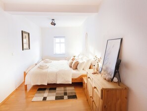 1 camera, ferro/asse da stiro, culla da viaggio, Wi-Fi gratuito