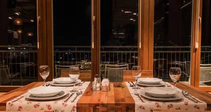 Hotel in the heart of city with a breathtaking view