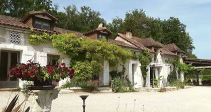 Gîtes & Holiday homes (5 C )