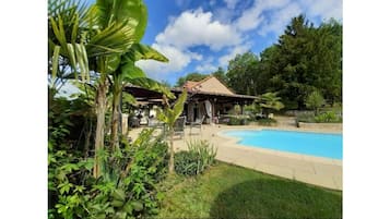 Piscine extérieure, piscine chauffée