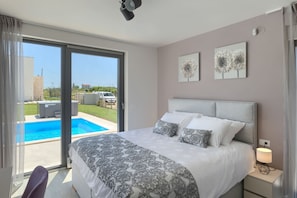 8 chambres, accès à Internet