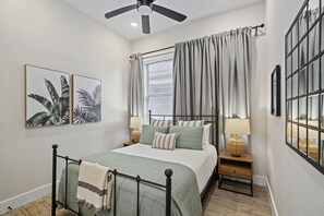 4 bedrooms, desk, iron/ironing board, WiFi