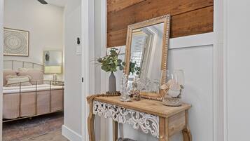 4 bedrooms, desk, iron/ironing board, WiFi