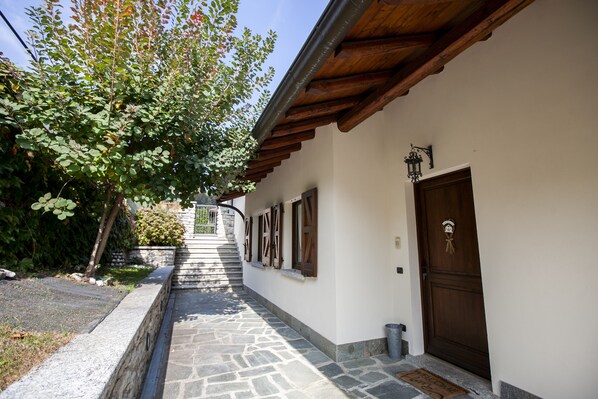 تفاصيل الفندق من الخارج