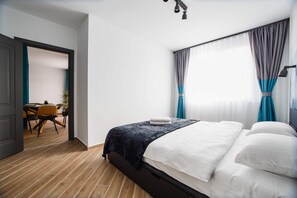 1 chambre, bureau, fer et planche à repasser, Wi-Fi