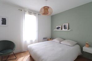 2 chambres, fer et planche à repasser, Wi-Fi gratuit, draps fournis