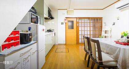 10mins train to Namba, 4mins walk to stn, 2floor Japanese style whole house