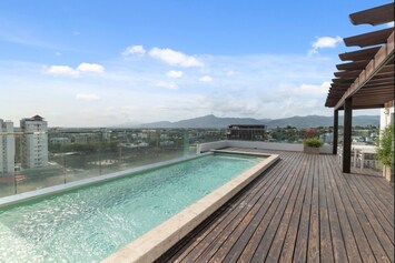Roof Top pool