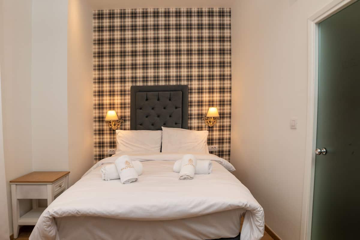 Petite Double Room with Window