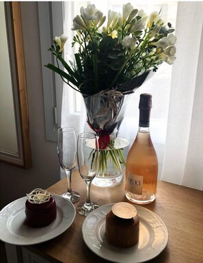 Champagne service