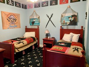 4 bedrooms, iron/ironing board, free WiFi, bed sheets