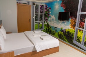 Habitación económica, 1 cama matrimonial | Sábanas de algodón egipcio, ropa de cama de alta calidad y minibar 