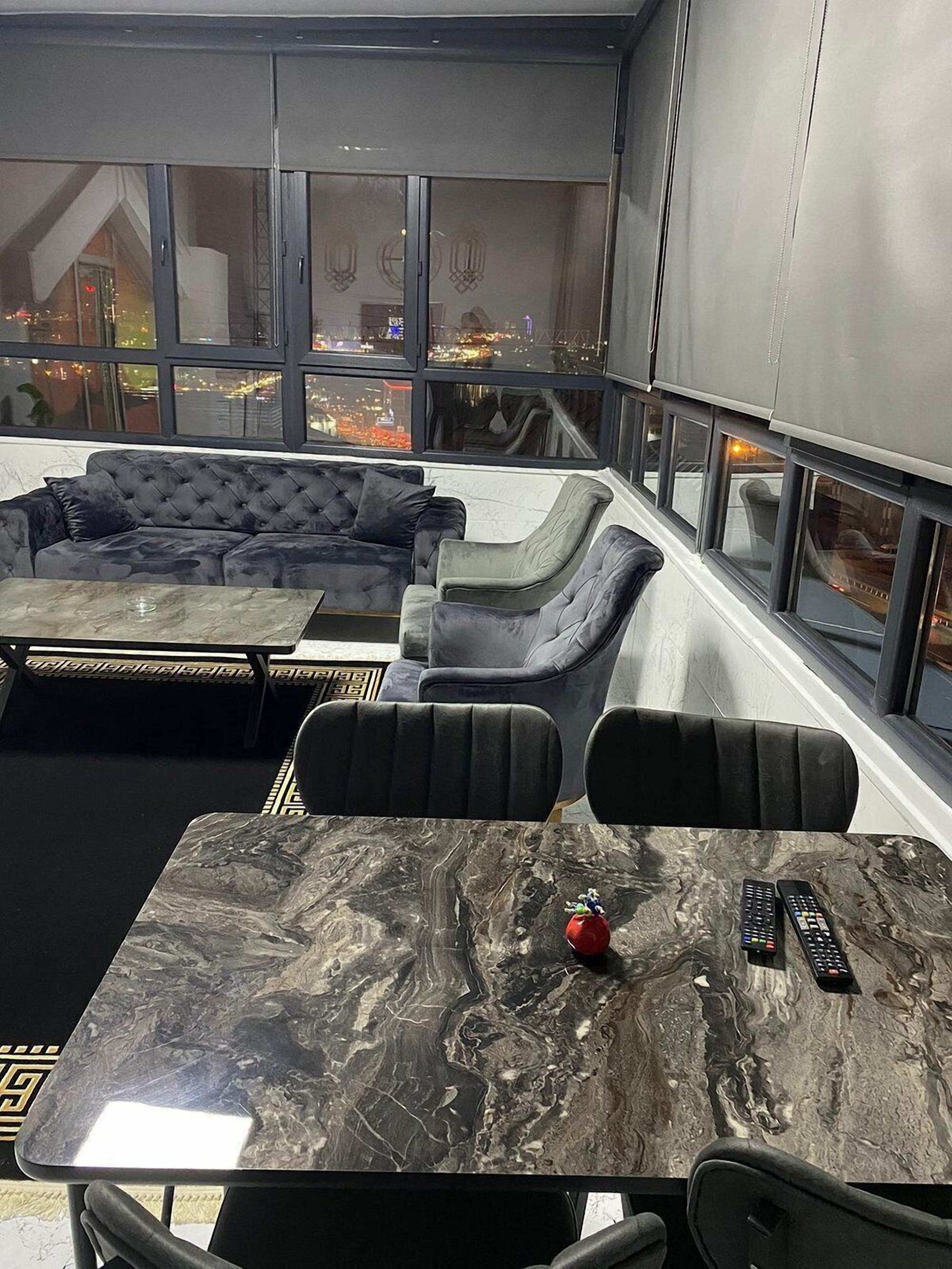 Luksussuite, 1 dobbeltseng | Sengetøy i egyptisk bomull, sengetøy av topp kvalitet og minibar