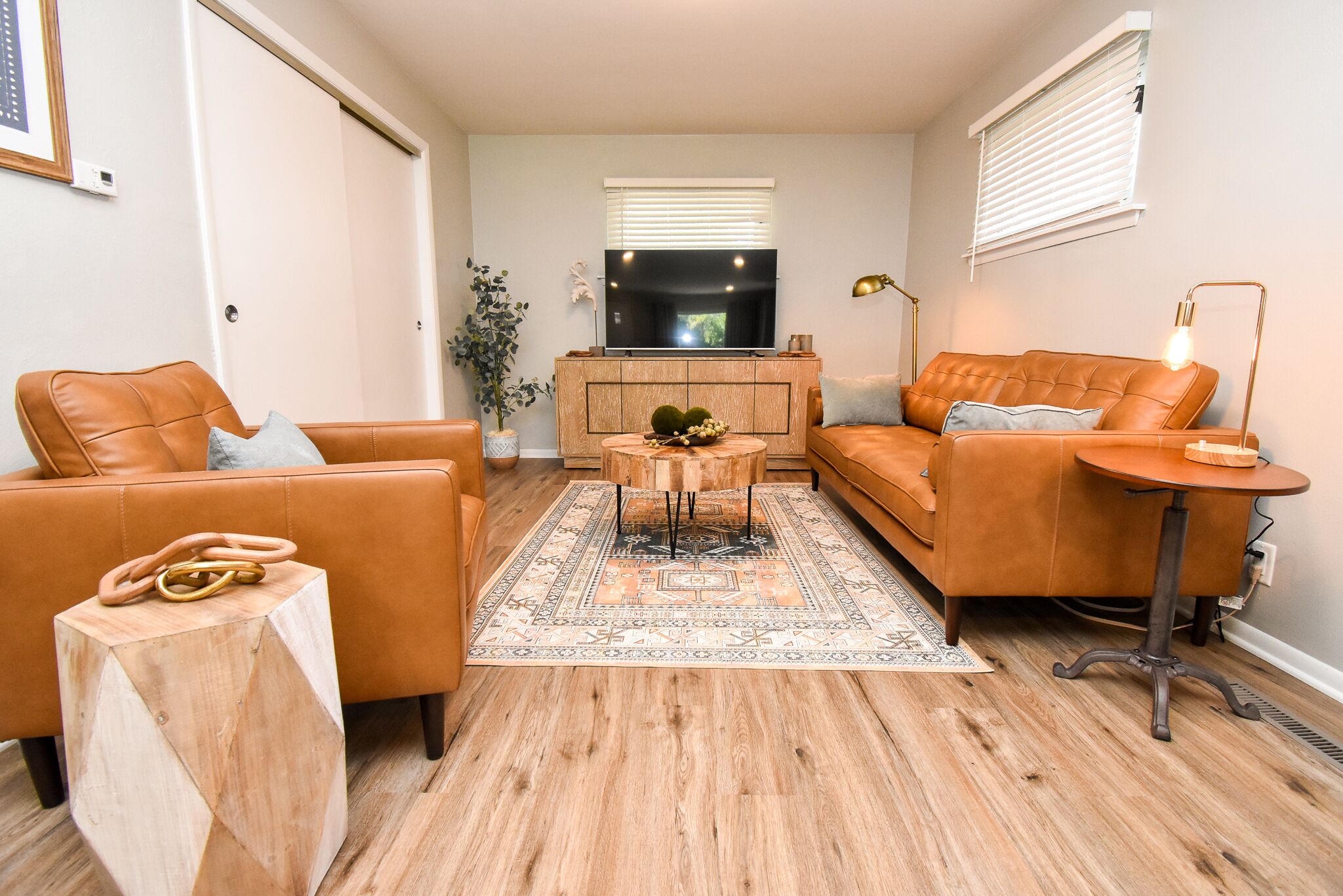 Longterm Haven in the Heights-Steps to Everything
