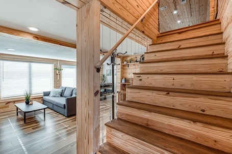 Interior. Hot tub, Cowboy Pool-Near River Walk, Pearl Dist.