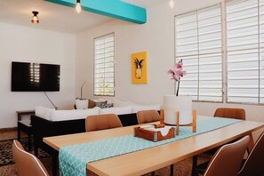 Dining - 12 Guest Duplex w Free Parking next to Ocean Park (San Juan)
