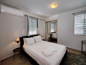 6 habitaciones, tabla de planchar con plancha, wifi y ropa de cama 