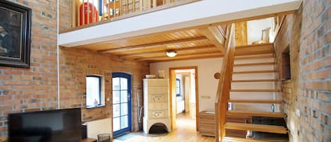 TV, DVD player, books, stereo