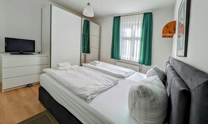 2 عدّة غرف نوم وسرير سفر وواي فاي مجانًا