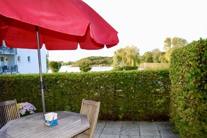 تناول الطعام بالخارج