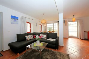 TV, stereo - Haus Bellevue Wohnung 11 (Ostseebad Heringsdorf OT Ahlbeck)