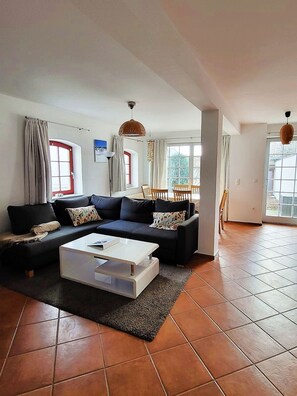 Fernseher, Stereoanlage