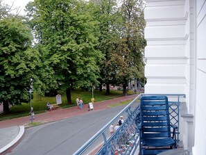 المنطقة المحيطة بالمنشأة