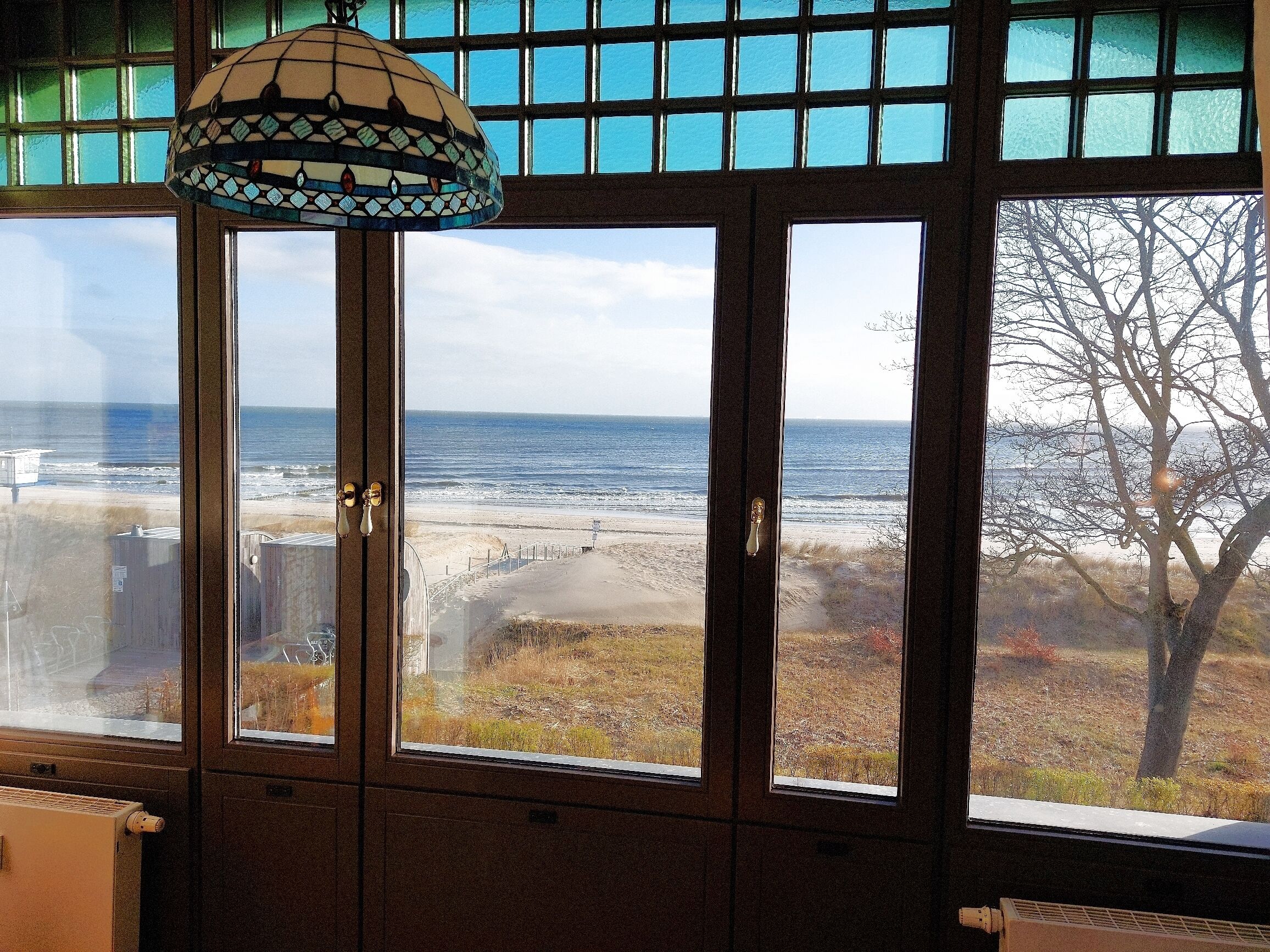 المنشأة من الداخل