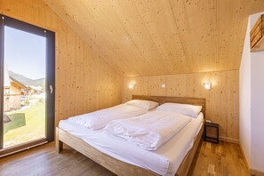 3 bedrooms, free WiFi, bed sheets