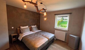 5 chambres, fer et planche à repasser, Wi-Fi gratuit, draps fournis