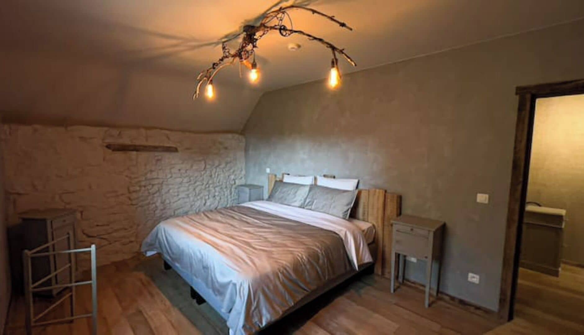 5 chambres, fer et planche à repasser, Wi-Fi gratuit, draps fournis