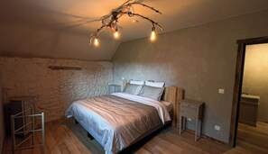 5 makuuhuonetta, silitysrauta/-lauta, ilmainen Wi-Fi, vuodevaatteet