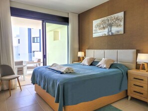 2 bedrooms, iron/ironing board, travel cot, free WiFi