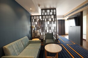 Egyptian cotton sheets, premium bedding, down duvets, Tempur-Pedic beds - Holiday Inn Express & Suites Jaipur Gopalpura by IHG (Jaipur)