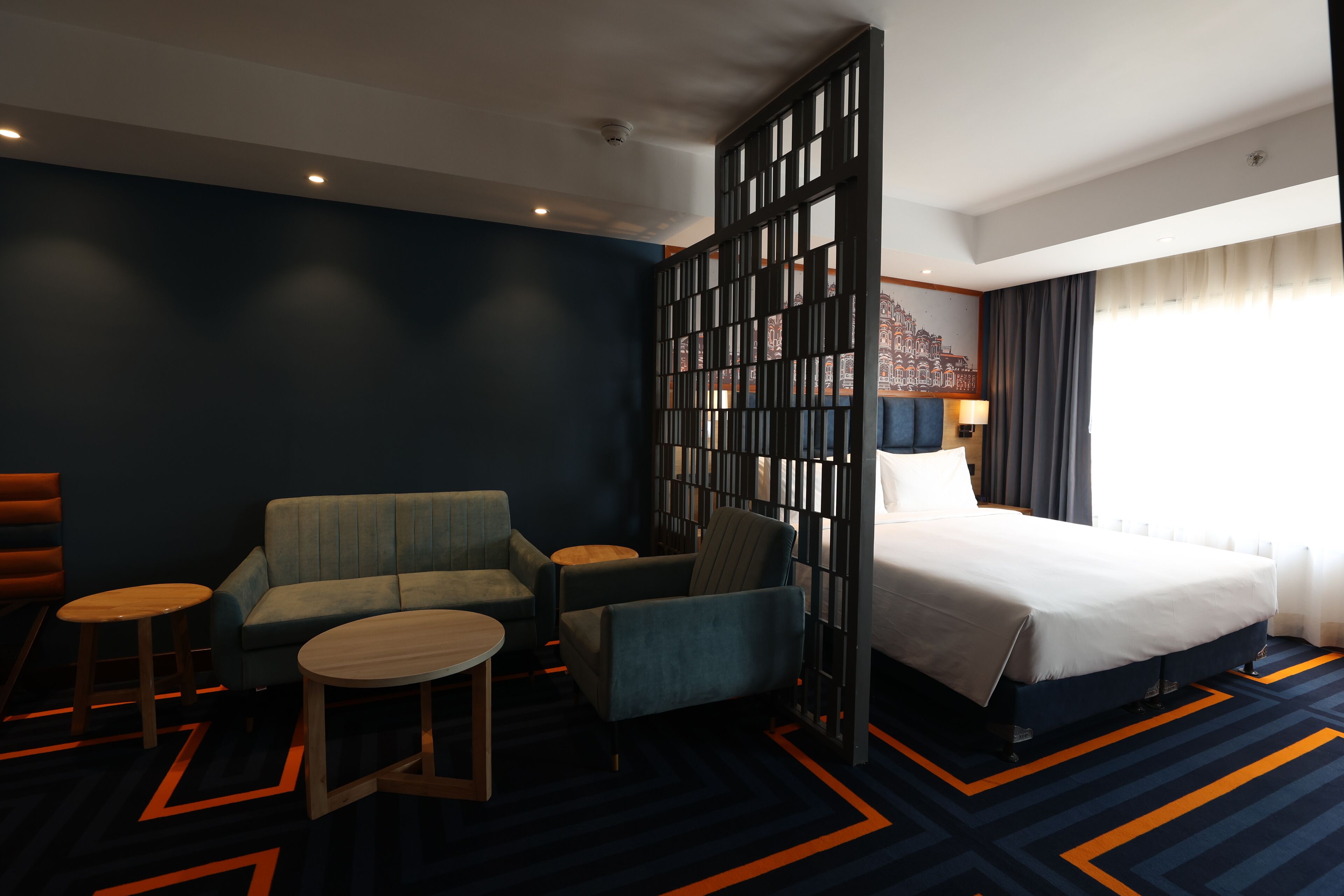 Suite, 1 King Bed, Kitchenette (Dining)